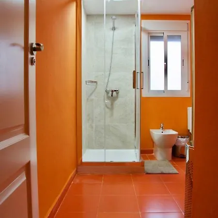 Apartamento Santa Justa Apartment *